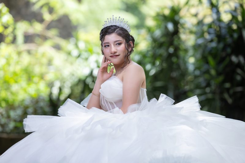 Sesión de XV años vestido blanco