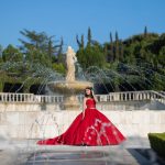 Quinceañera con vestido rojo, sesión de fotos en Jardines de México