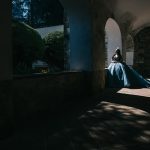 Juego de luces y sombras en sesión de quinceañera, arquitectura del Desierto de los Leones